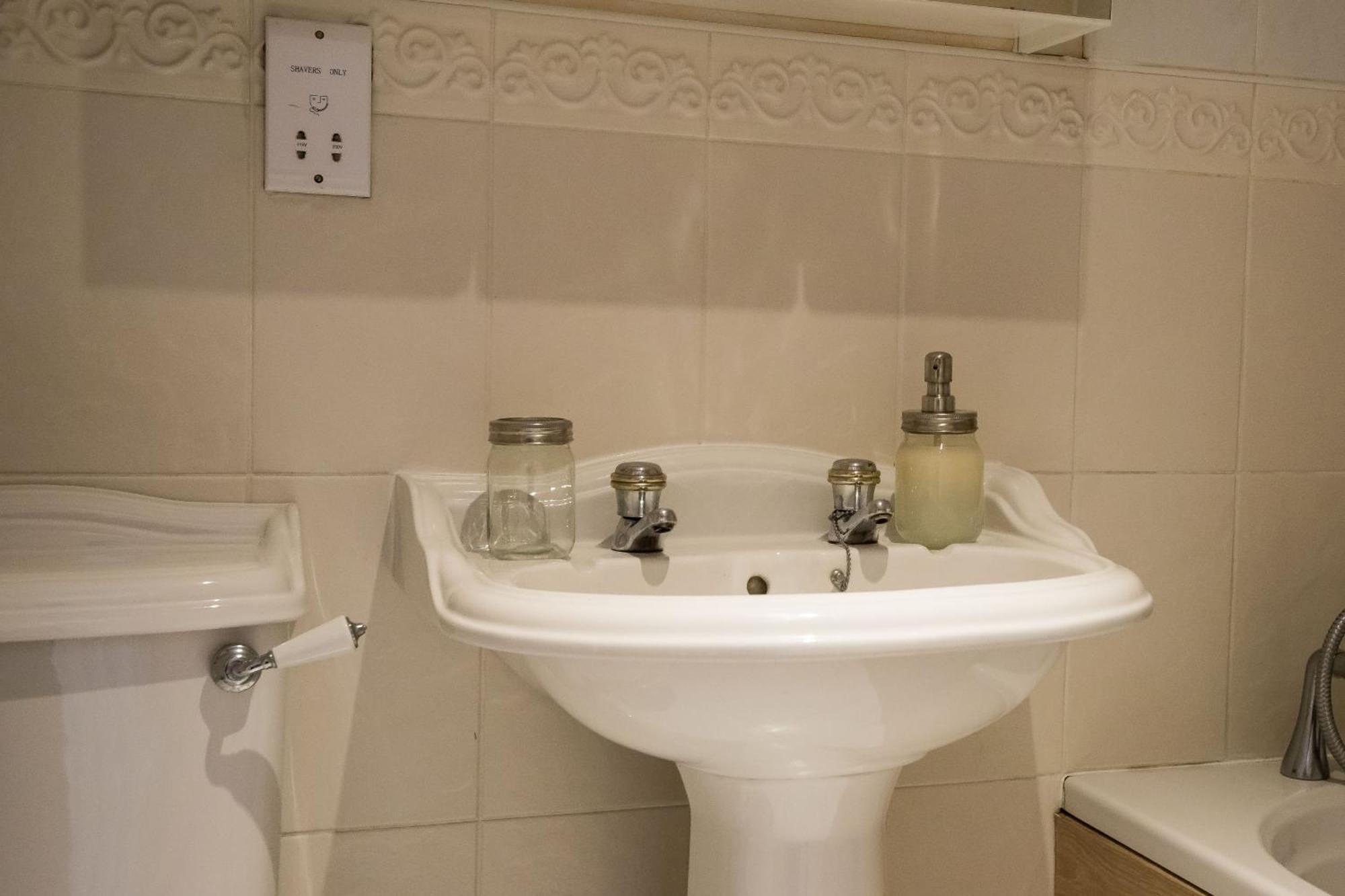 Spacious, 3 Bed House For 6 In Central Chester Ξενοδοχείο Εξωτερικό φωτογραφία