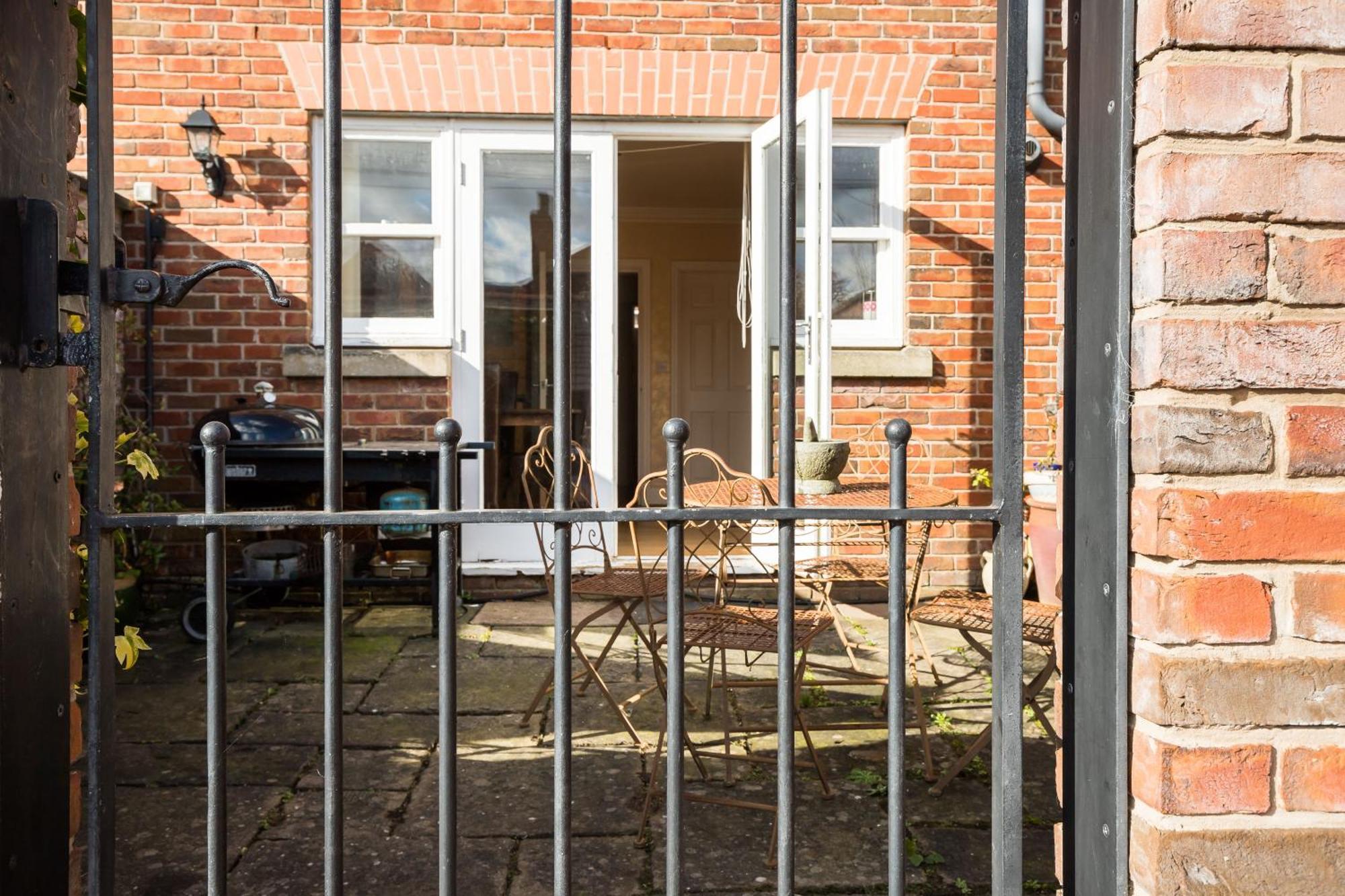 Spacious, 3 Bed House For 6 In Central Chester Ξενοδοχείο Εξωτερικό φωτογραφία